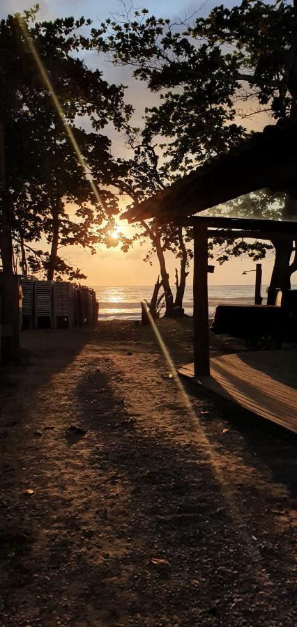 Acomodação com café da manhã  Rei Dos Mares Ubatuba